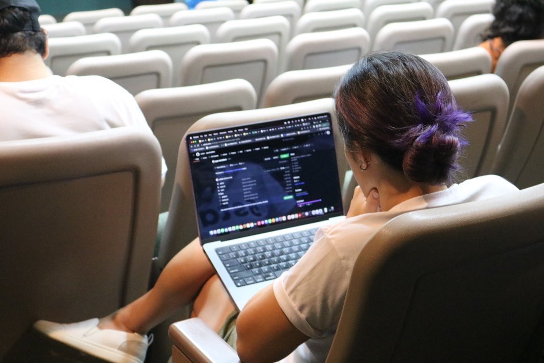 ¿Qué es la administración de la producción y cómo se aplica?